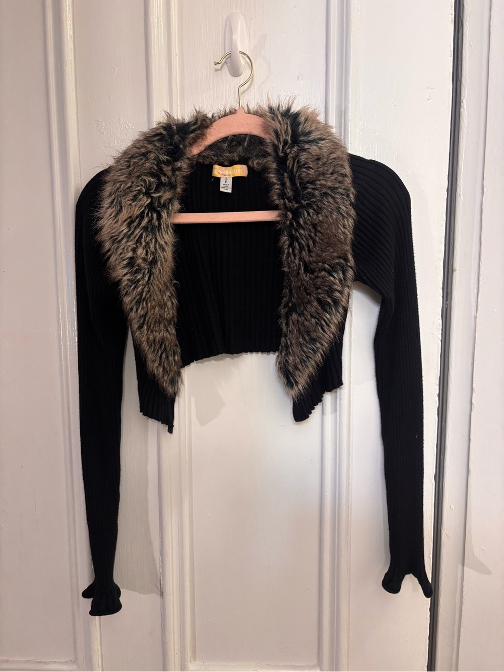 Urban Outfitters Black Cropped Ribbed Sweater with Brown Faux Fur Collar